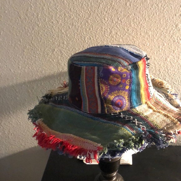 Hat - Picture 3 of 5